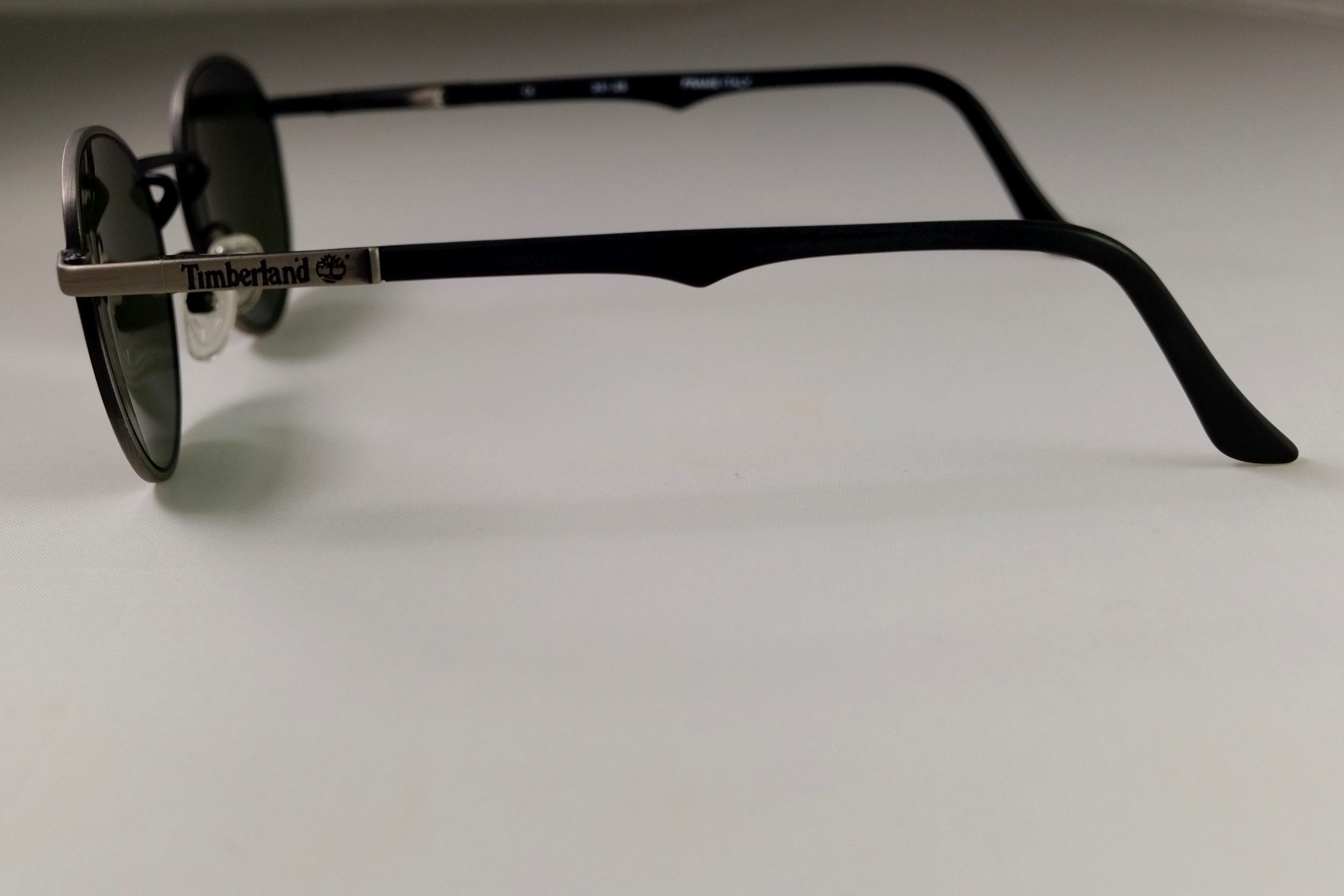 Stylish Timberland eyewear with round lenses