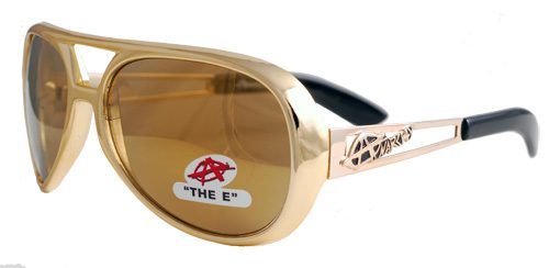 Sunglasses with black temple tips